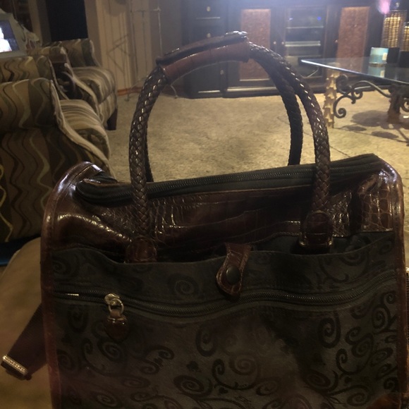 Brighten make up traveler.  All leather with silver  trimmings. - Picture 2 of 9